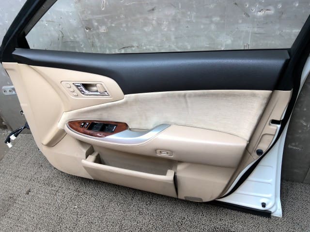 [Used]Front Right Door Assembly TOYOTA Crown 2012 DBA-GRS200 6700130892