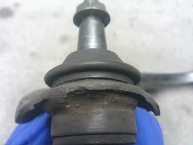 [Used]Front Left Lower Control Arm DAIHATSU Mira cocoa 2013 DBA-L675S 48069B2070