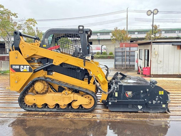 لودر انزلاقي مجنزر CATERPILLAR 259D موديل 2014