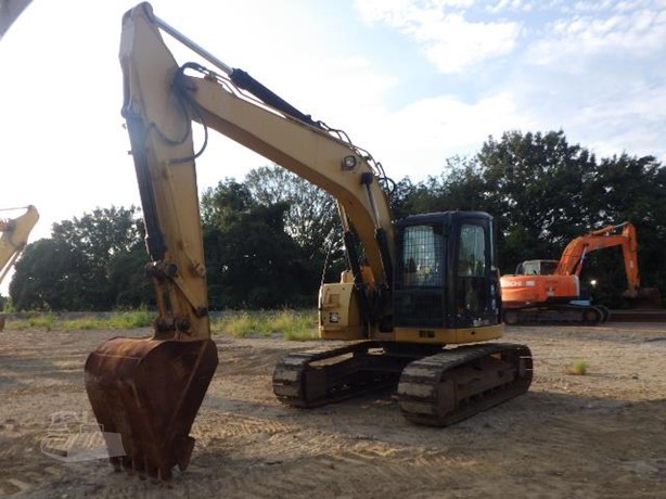 حفارة مجنزرة CATERPILLAR 313D CR موديل 2013