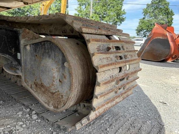 حفارة مجنزرة CATERPILLAR 320 موديل 2022
