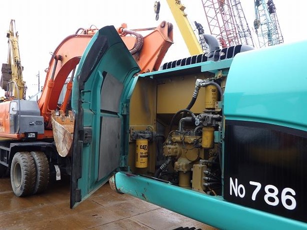 حفارة مجنزرة CATERPILLAR 320D موديل 2012