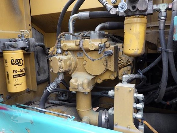حفارة مجنزرة CATERPILLAR 320D موديل 2012