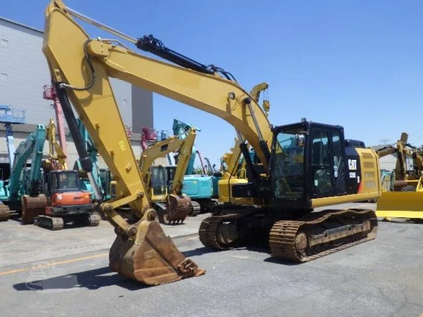 حفارة مجنزرة CATERPILLAR 320E موديل 2017